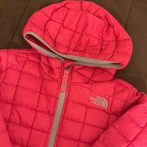 EUC Toddler Girl Pink North Face Size 5